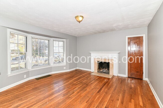 Foto del edificio - ? MOVE-IN SPECIAL: HALF OFF THE FIRST MONTH’S RENT!! ?