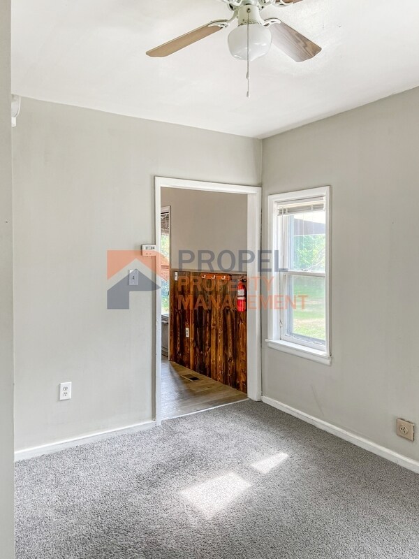 Foto del edificio - 5614 Wayne Rd