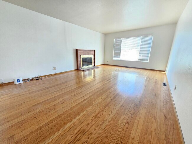 Foto del edificio - 125 Sequoia Dr