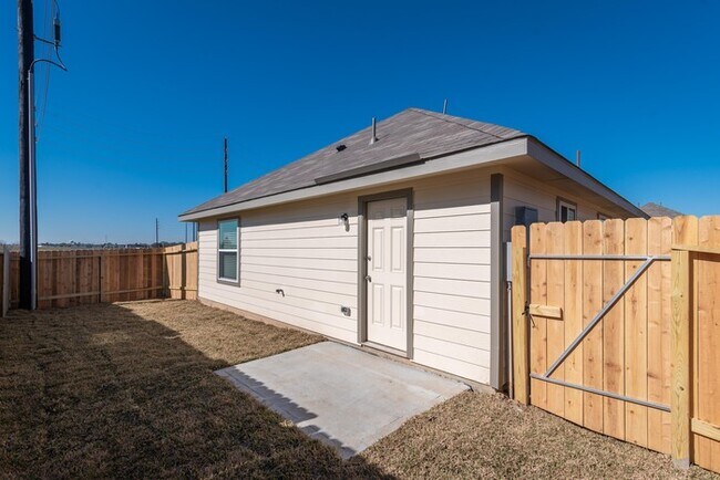 Building Photo - 24443 Borelli Dr