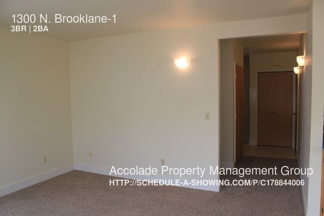 Building Photo - 1300 N Brooklane St