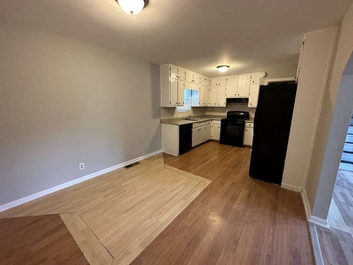 3 BDR/2 Bath with 2 basement rooms on Suga... - House Rental in ...