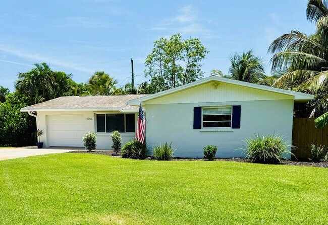 Building Photo - 3/2/1 Rocky Point Home w/Fenced Backyard &...