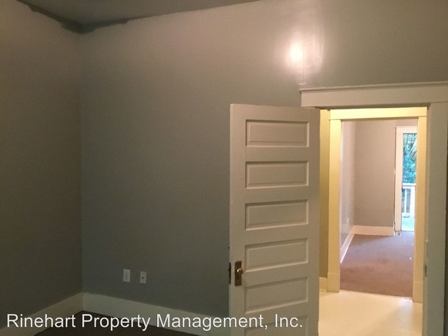 Building Photo - 25 W Roy St