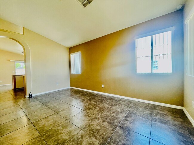 Building Photo - Remodeled 3 Bd, 2 2 Bth, Single-Story Home...