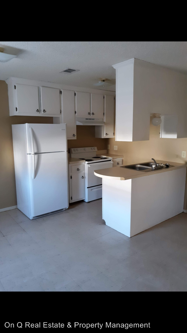 Building Photo - 687 Jill St