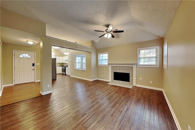 Foto del edificio - 3553 Hogan Dr NW