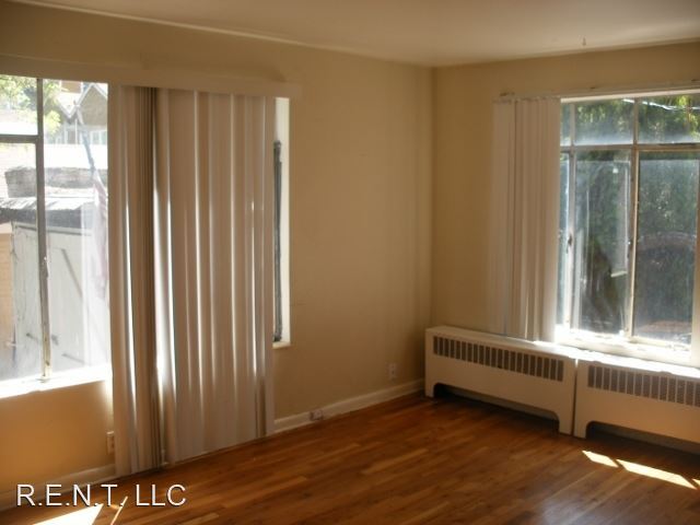 Building Photo - 115 H St
