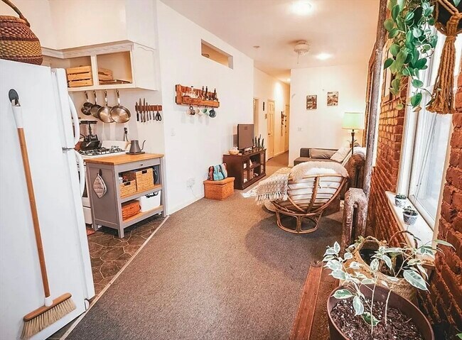 Foto del edificio - 1872 Commonwealth Ave