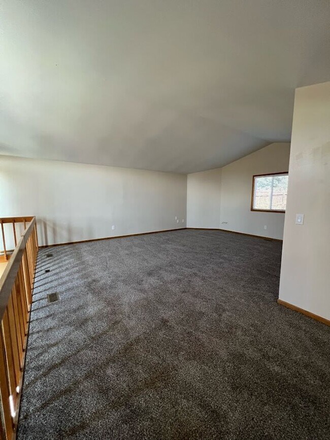 Photo - Long Realty & Property Management - 5 Bedr... House