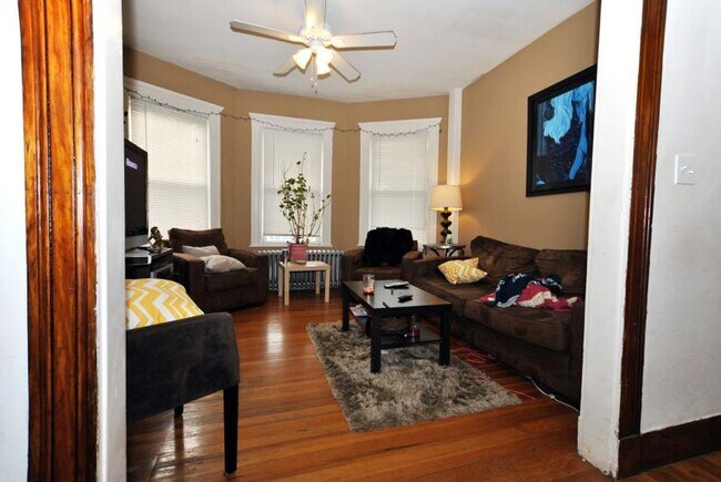 Foto del edificio - 144 Brooks St
