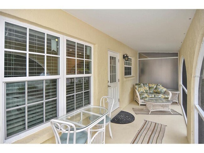 Building Photo - 205 Ave Des Parques S