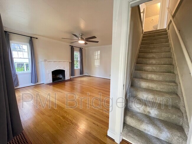 Foto del edificio - 515 SE Peacock Ln