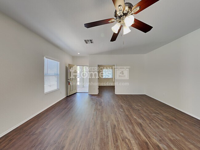 Foto del edificio - 83 W Calle Priscal