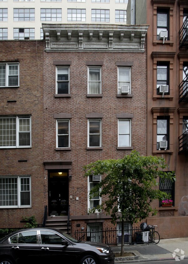 Building Photo - 41 King St