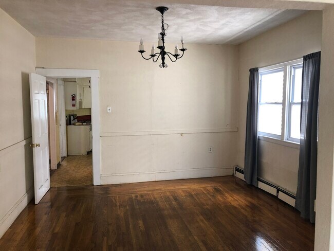Building Photo - 571 Cambridge St