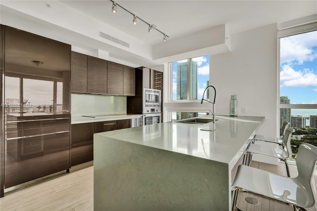 Foto principal - 1080 Brickell Ave
