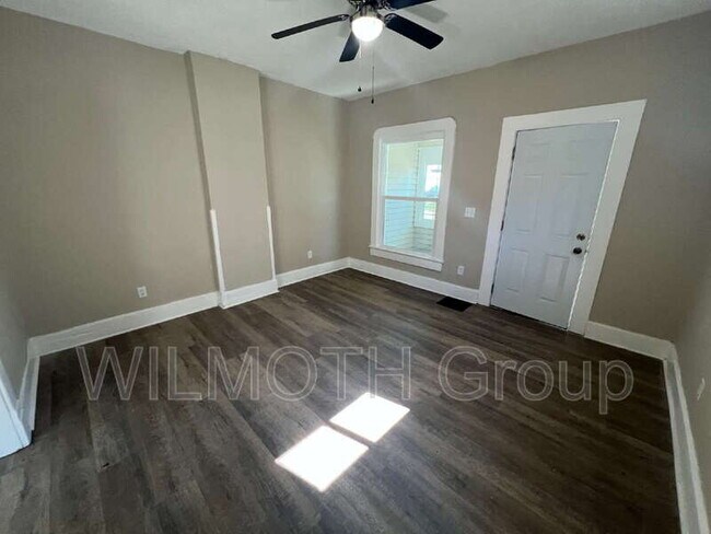 Foto del edificio - 3236 Graceland Ave