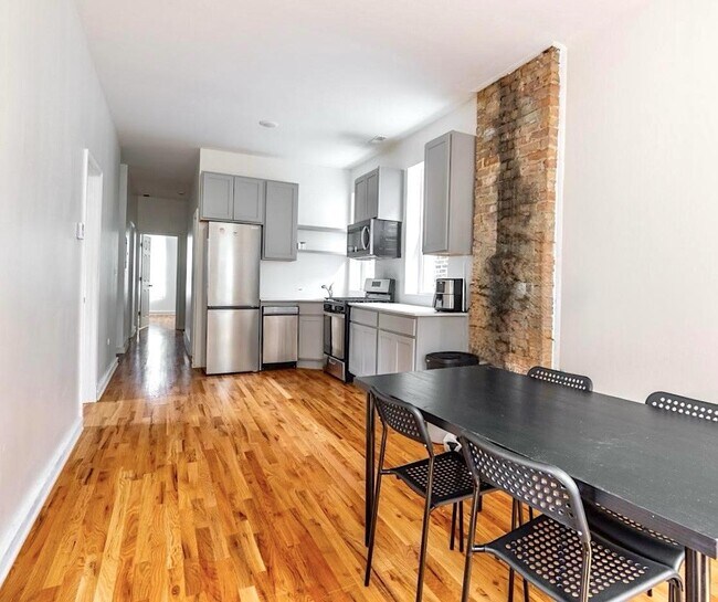 Foto del edificio - 1638 W 18th Pl
