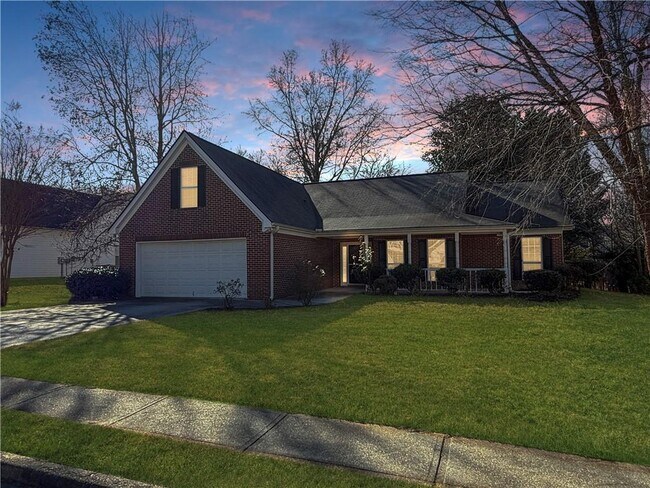 Foto del edificio - 3028 Express Ln NE