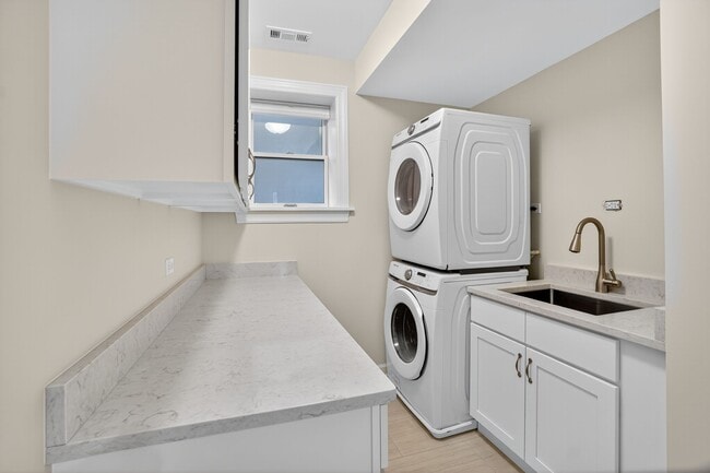 Building Photo - 2703 W Ardmore Ave