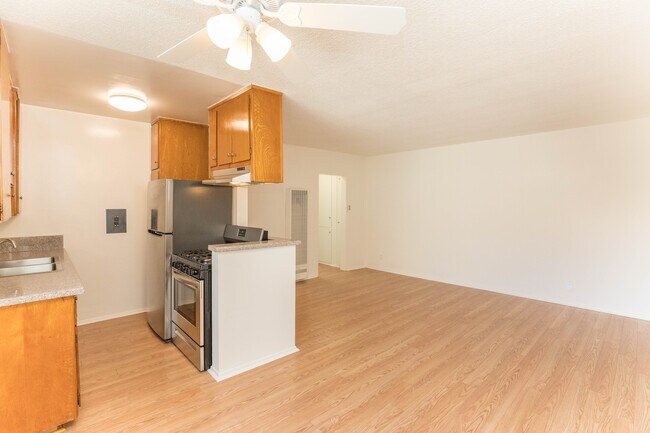 Foto del edificio - 12520 Pacific Ave