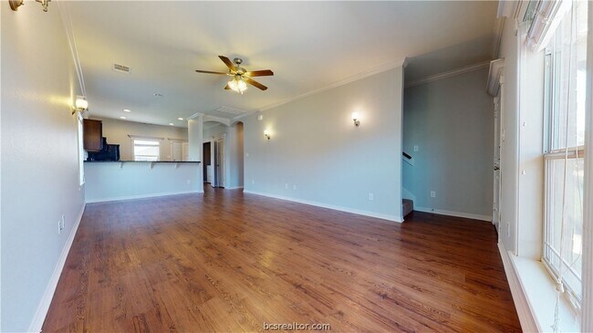 Building Photo - 2501 Horse Shoe Dr