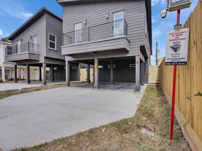 Building Photo - 8407 Mahalia Dr