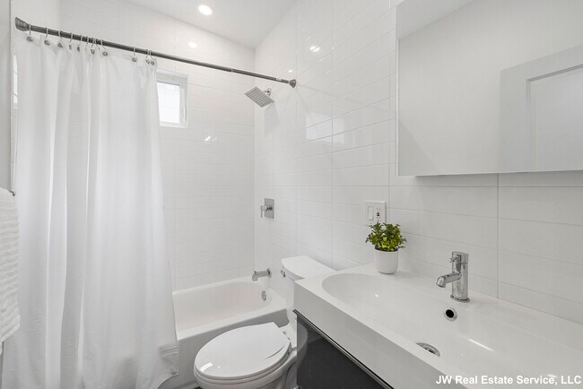 Foto del edificio - 338 Hurley St