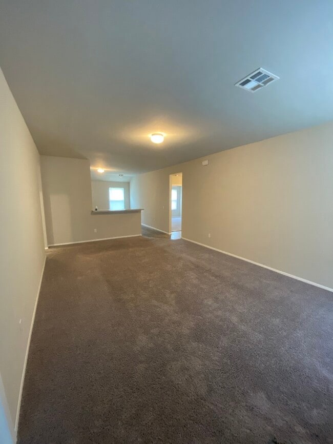 Building Photo - 1840 Land Run Dr