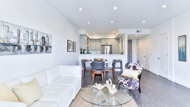 Foto del edificio - 4354 Teesdale Ave