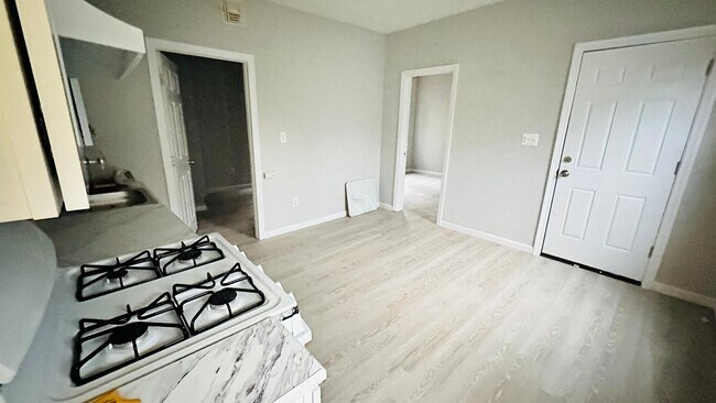 Foto del edificio - 175 N Main St