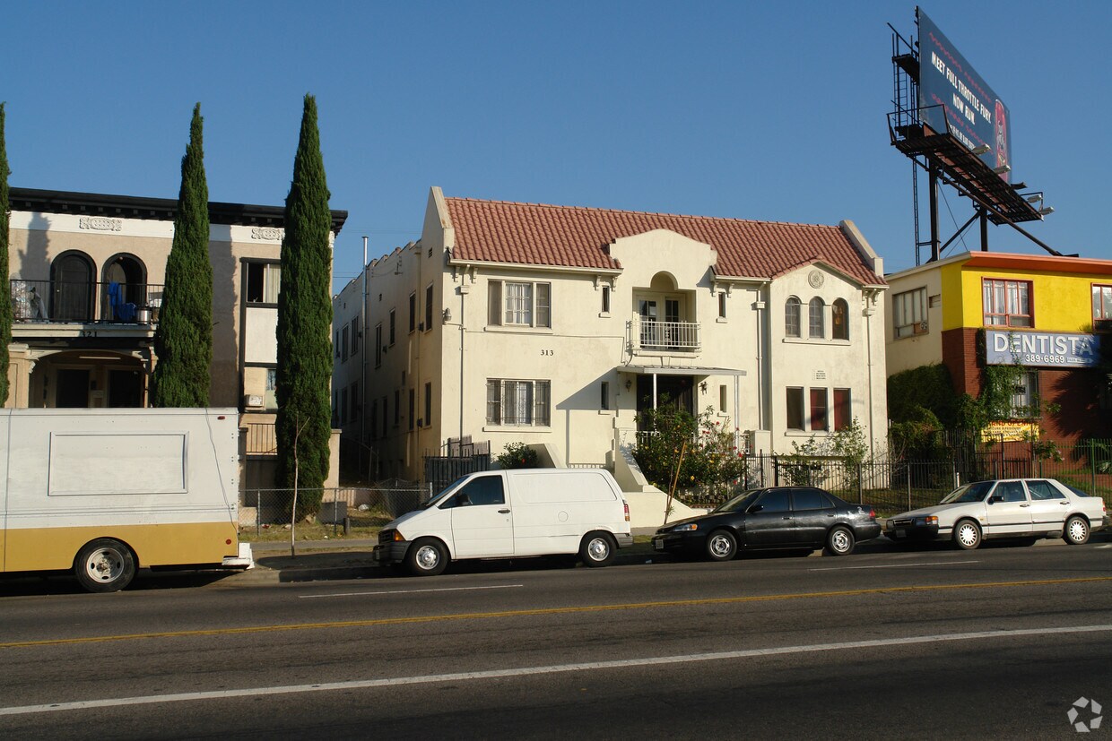 Foto del edificio - 313 S Rampart Blvd