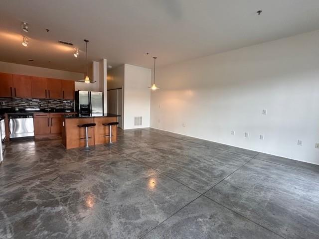 Foto del edificio - 560 Dutch Valley Rd NE