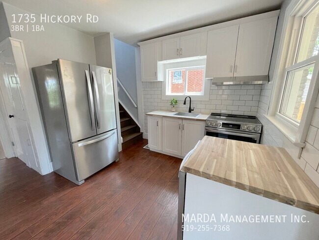 Photo du bâtiment - BEAUTIFUL 3 BED/1 BATH EAST WINDSOR + UTILITIES