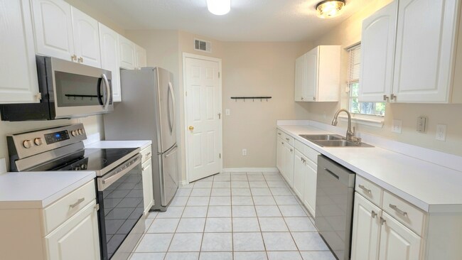 Foto del edificio - 325 E Plymouth Ave