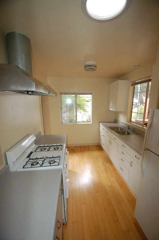 Building Photo - 3764 Arizona St