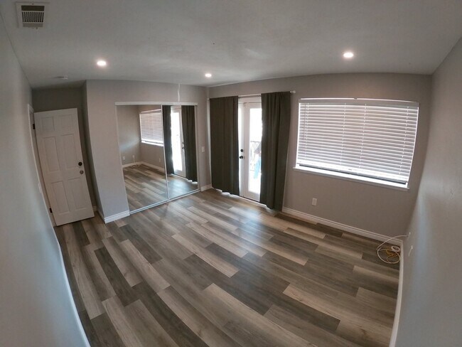 Foto del edificio - 17350 Pinnell St