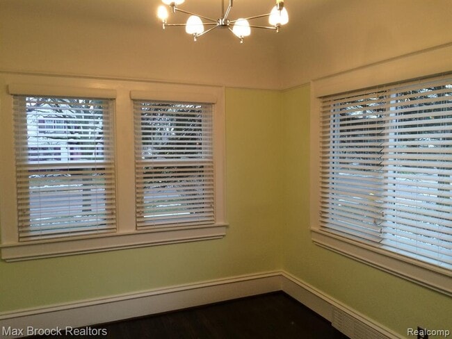 Foto del edificio - 115 E Lincoln St