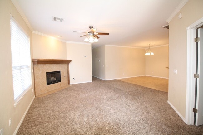 Foto del edificio - Cute 3 Bed Duplex In Yukon