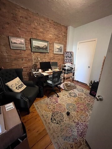 Building Photo - 54 Beacon St