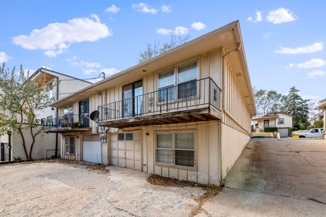 Building Photo - 4717-4719 MERCIER