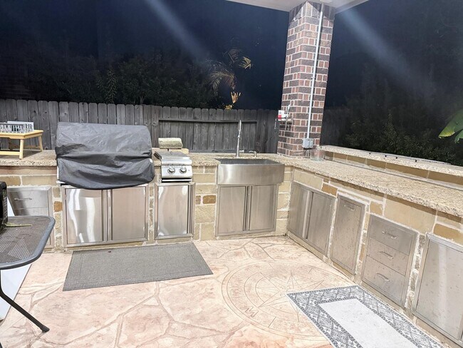 Foto del edificio - 4815 Ashley Hope Dr