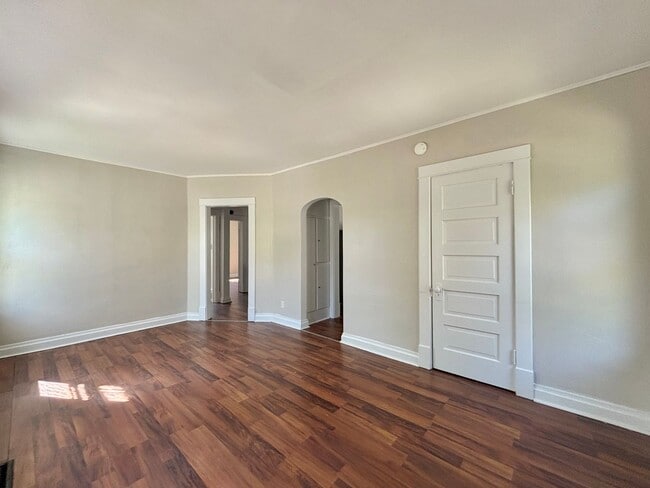 Building Photo - 802-806 Cedar