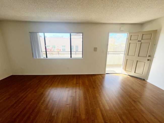 Building Photo - 503 S Adams St