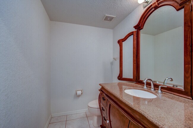 Foto del edificio - 1812 Bayshore Way