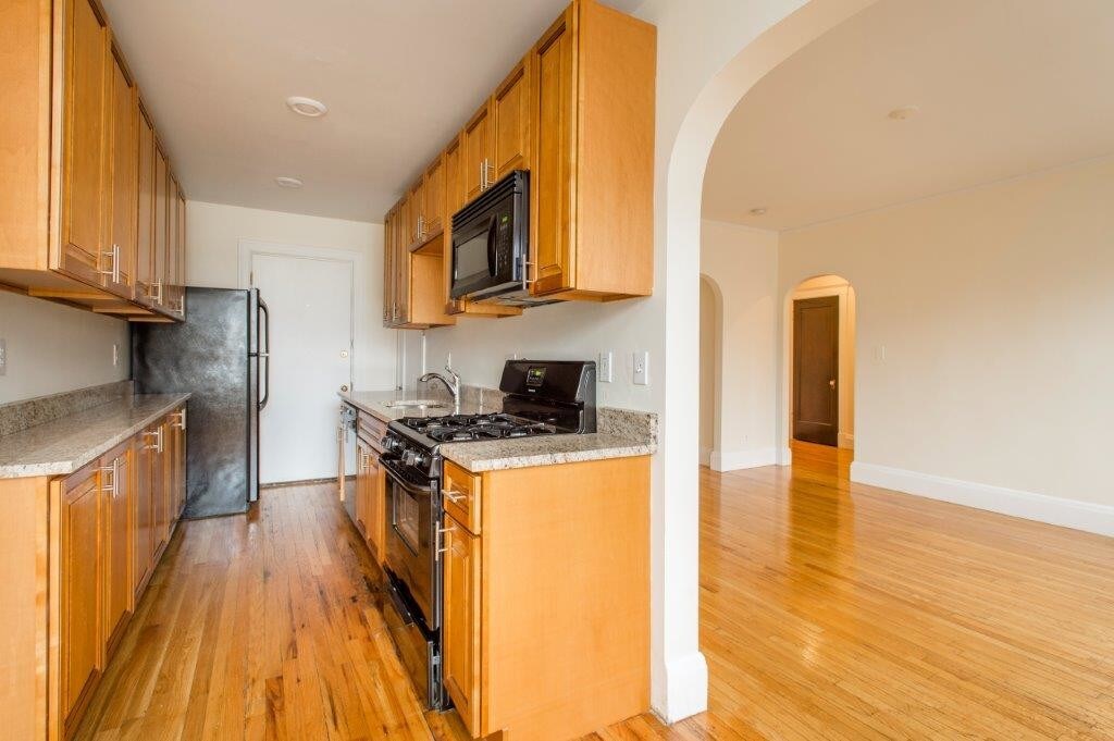 Primary Photo - 125 Highland Ave