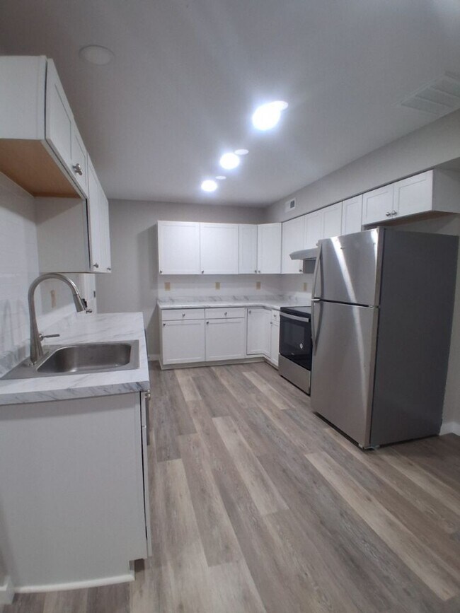 Foto del edificio - $1,800 - 2 Bedroom 2 Bathroom Newly Renova...