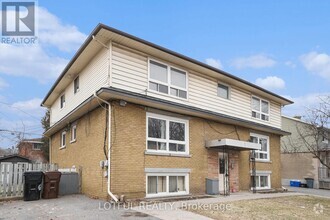 Building Photo - 484-484 Queen Mary St