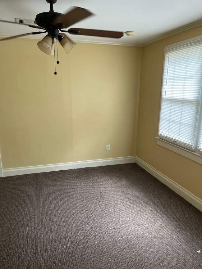Foto del edificio - 2 Bed, 1 Bath Apartment